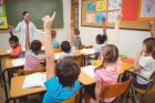 Всички ученици се връщат в клас от днес Всички ученици се връщат в клас от днес