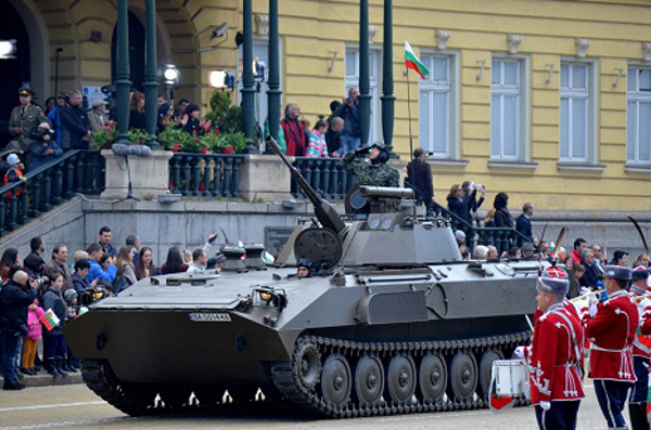 Отбелязаха Гергьовден с най-мащабния военен парад